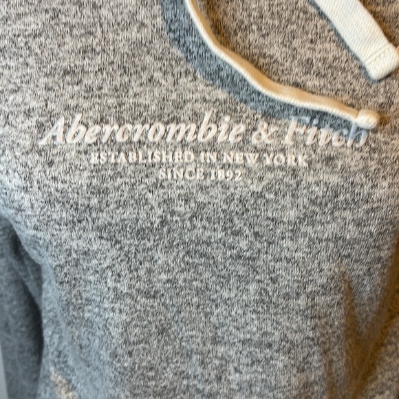 Abercrombie & Fitch grey heathered hooded top - Picture 2 of 5